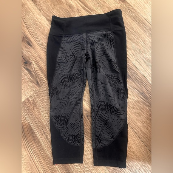 Athleta Salutation Palm Print Cropped Leggings M EXCELLENT CONDITION black - Picture 2 of 5